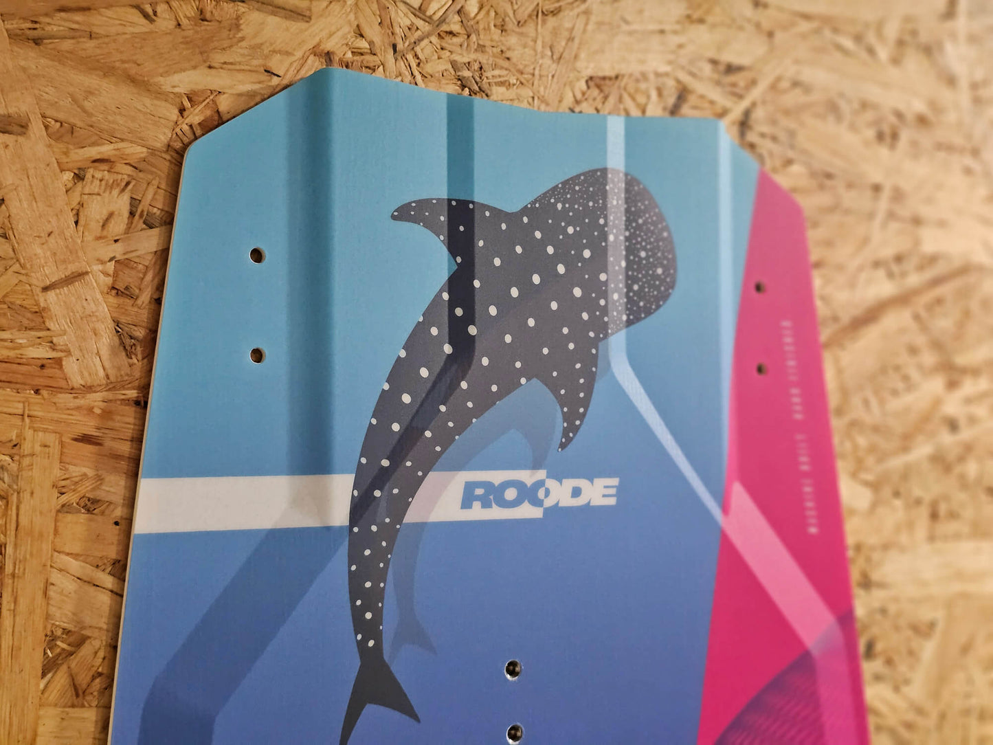 add your own logo on a twintip kiteboard