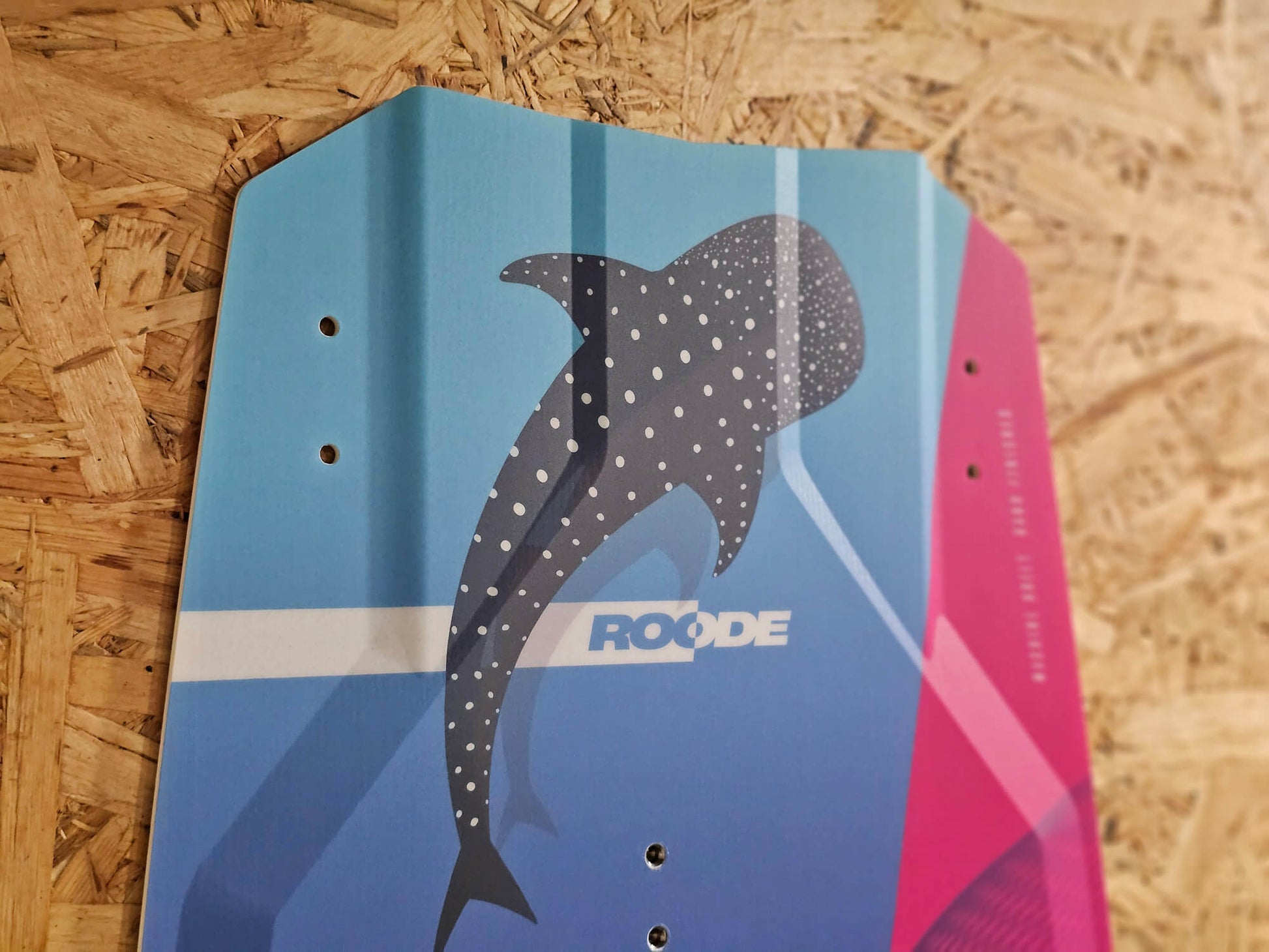 add your own logo on a twintip kiteboard